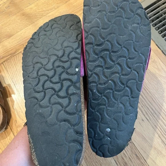 Madrid Big Buckle Birkenstock sandals, size 39. Berry crush color. - Picture 4 of 4